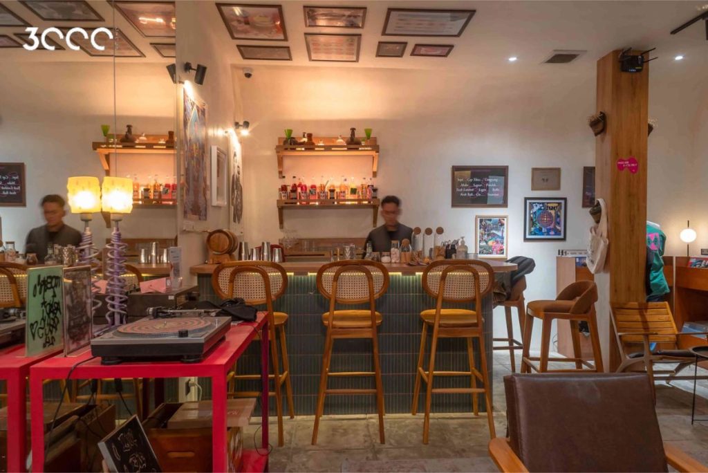 FOAM Vinyl & Cocktails Bar in Kemang